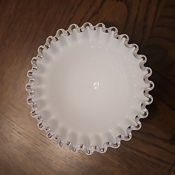 Vintage Fenton Milk Glass Silver Crest Ruffled Edge Compote/Candy Dish/Catchall - Picture 5 of 7